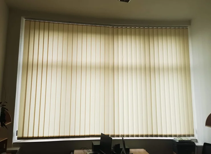 Vertikální žaluzie